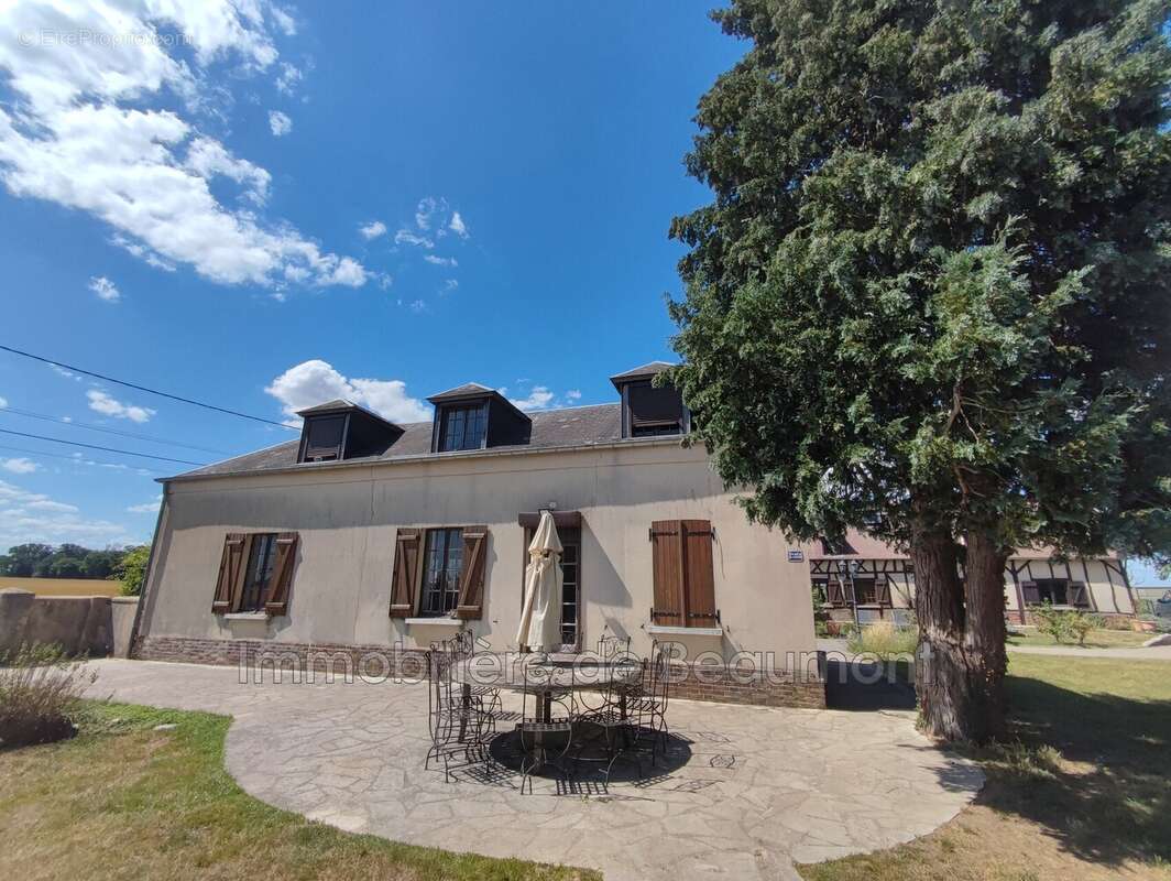 Maison à BEAUMONT-LE-ROGER