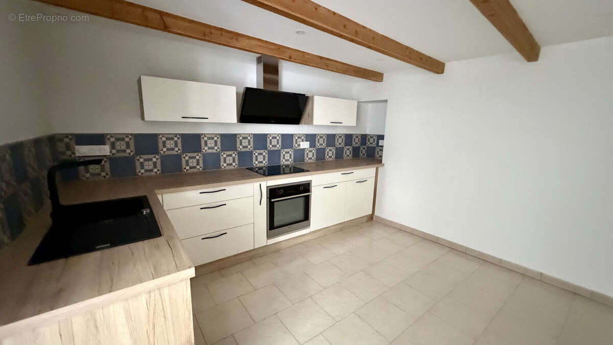 Maison à SAINT-JEAN-D'ANGELY
