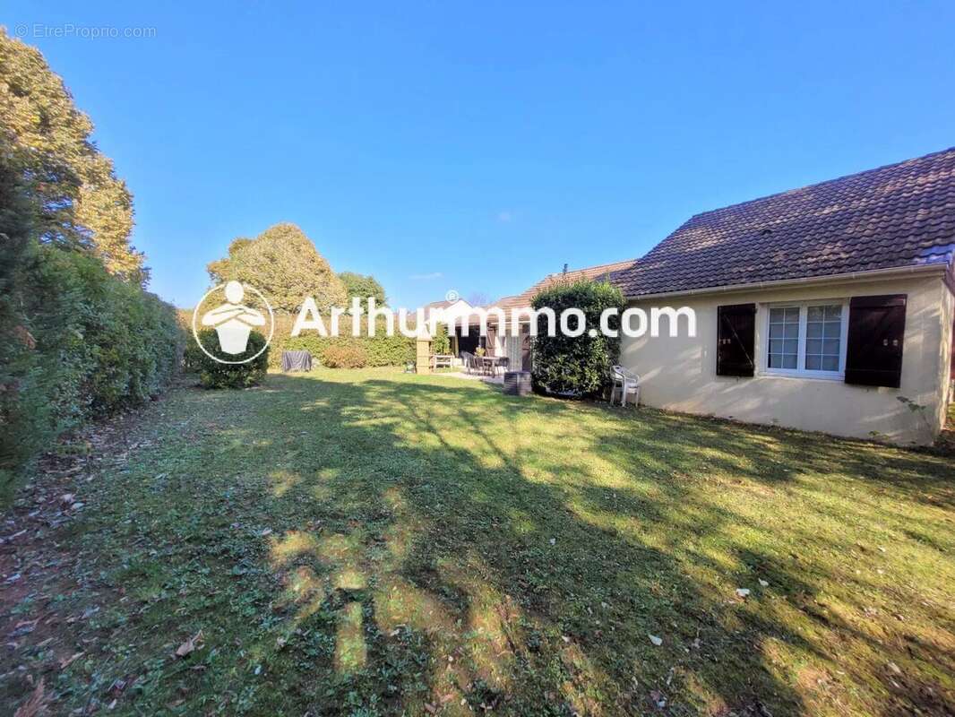 Maison à SAVIGNY-LE-TEMPLE