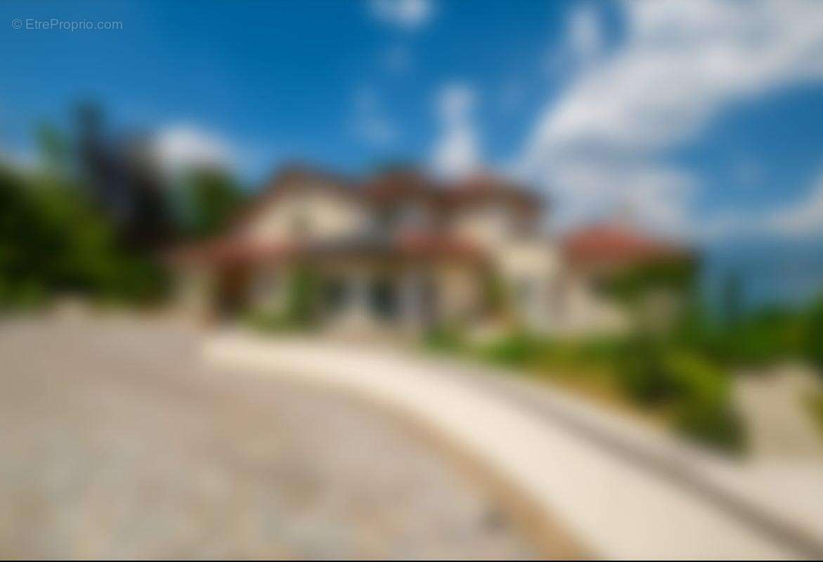 Maison à CHENS-SUR-LEMAN