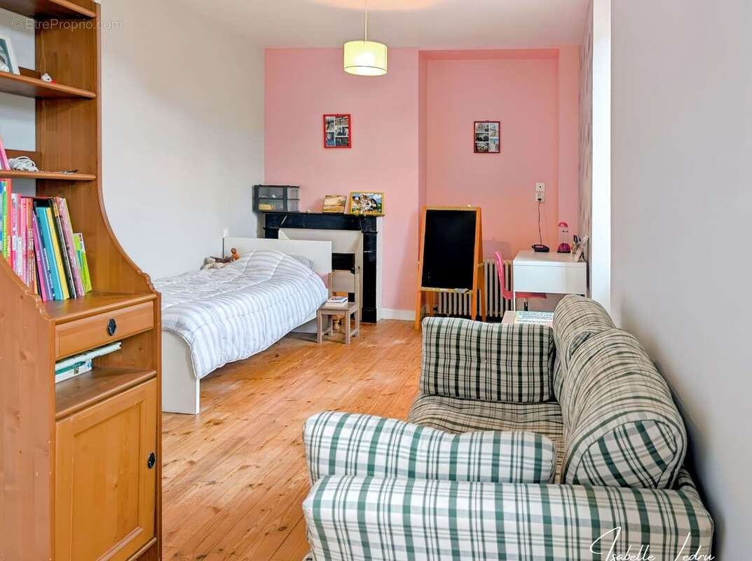 Maison 188 m² à La Chapelle-Glain  - photo 33