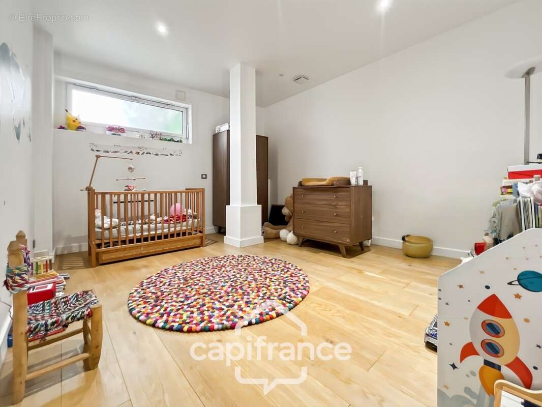 Appartement esprit maison – 164 m² – cour intérieure + box 1 voiture – rue Manessier – Nogent-sur-Marne - photo 18