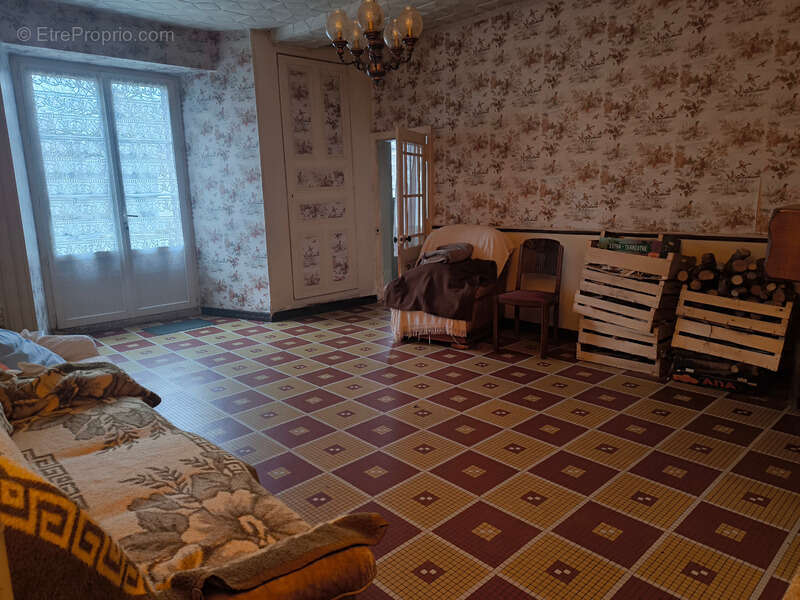 Maison à PRECIGNE