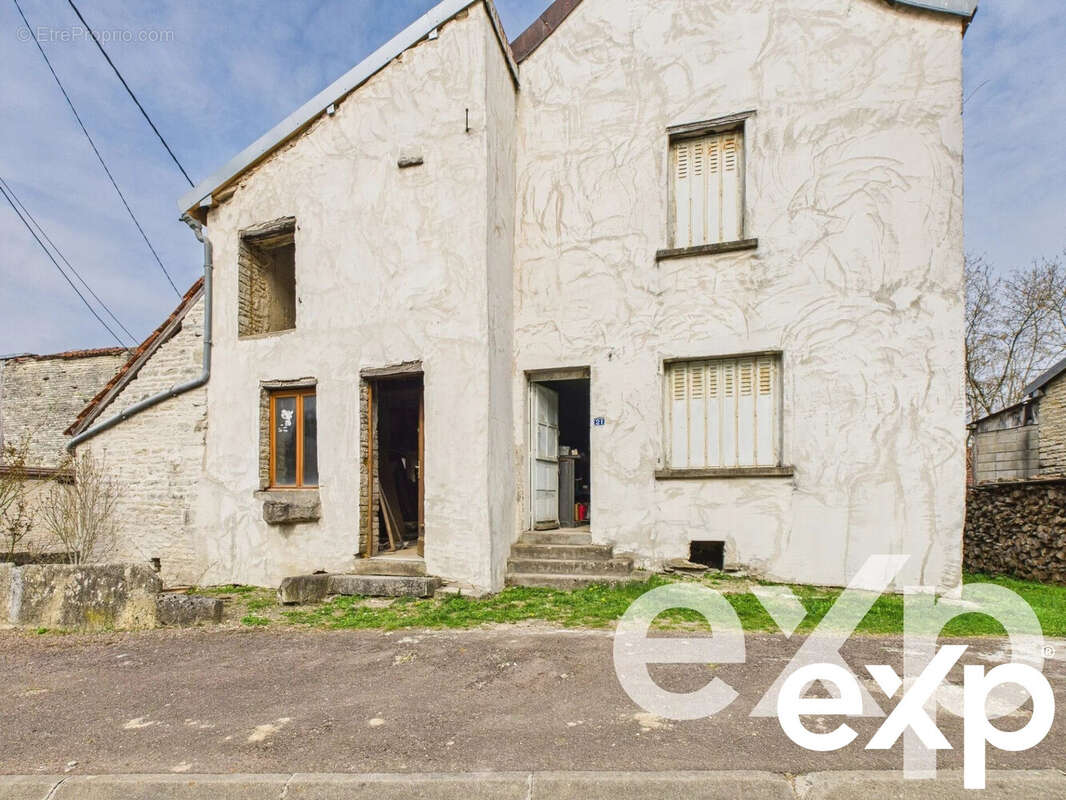 Maison à GRANCEY-SUR-OURCE