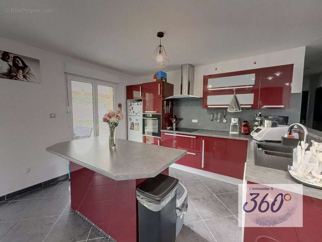 Maison à OUROUX-SUR-SAONE