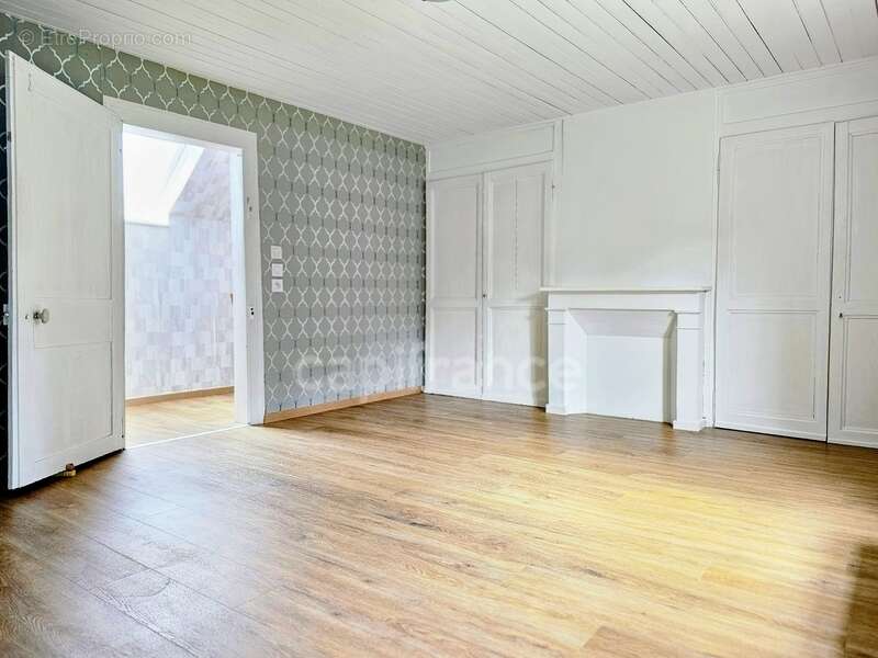 Maison à LE MESNIL-REAUME