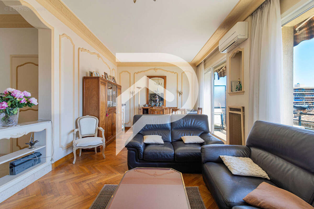 Appartement à MARSEILLE-6E