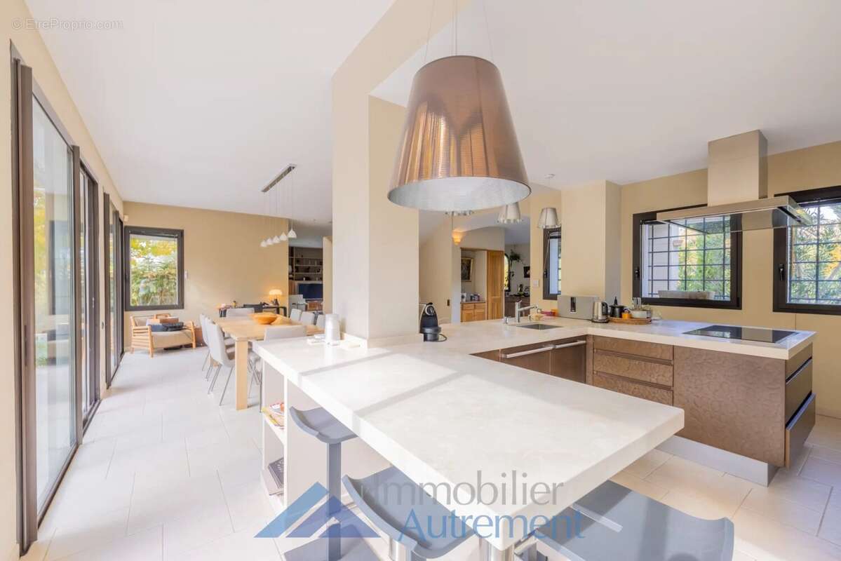 Maison à LE THOLONET