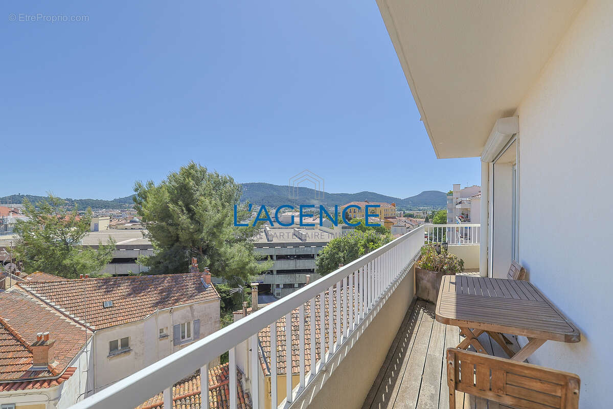 Appartement à HYERES