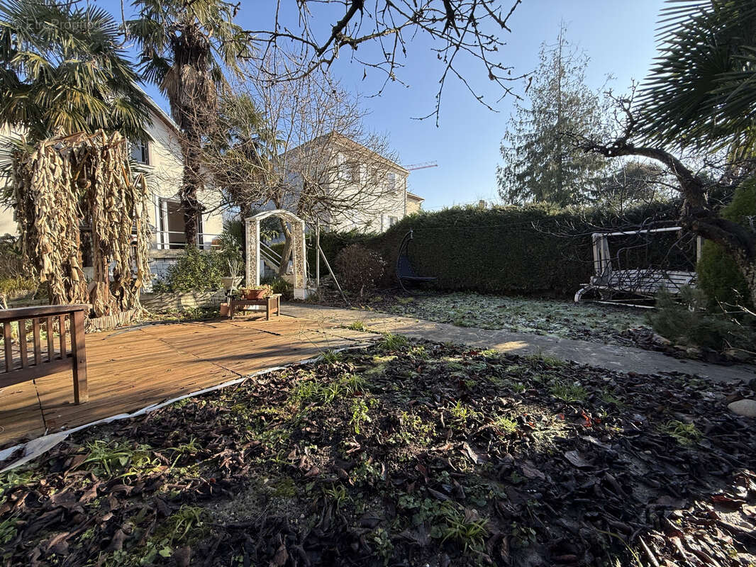 Maison à LE BLANC-MESNIL