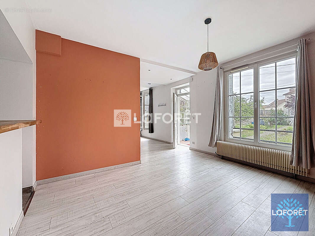 Maison à VIGNEUX-SUR-SEINE