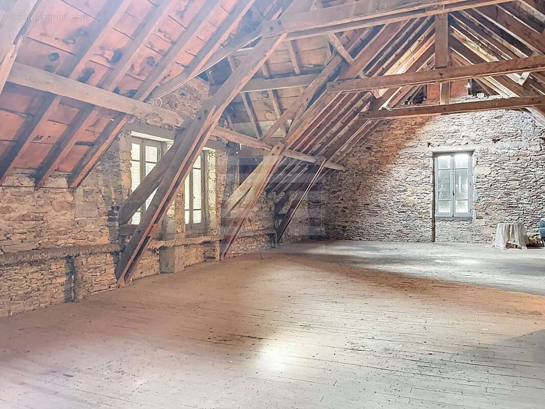 Maison à QUINS