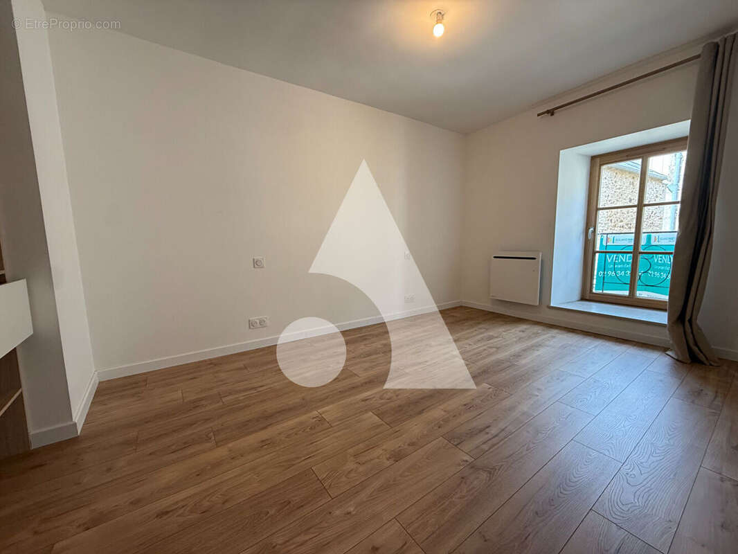 Appartement à JUGON-LES-LACS