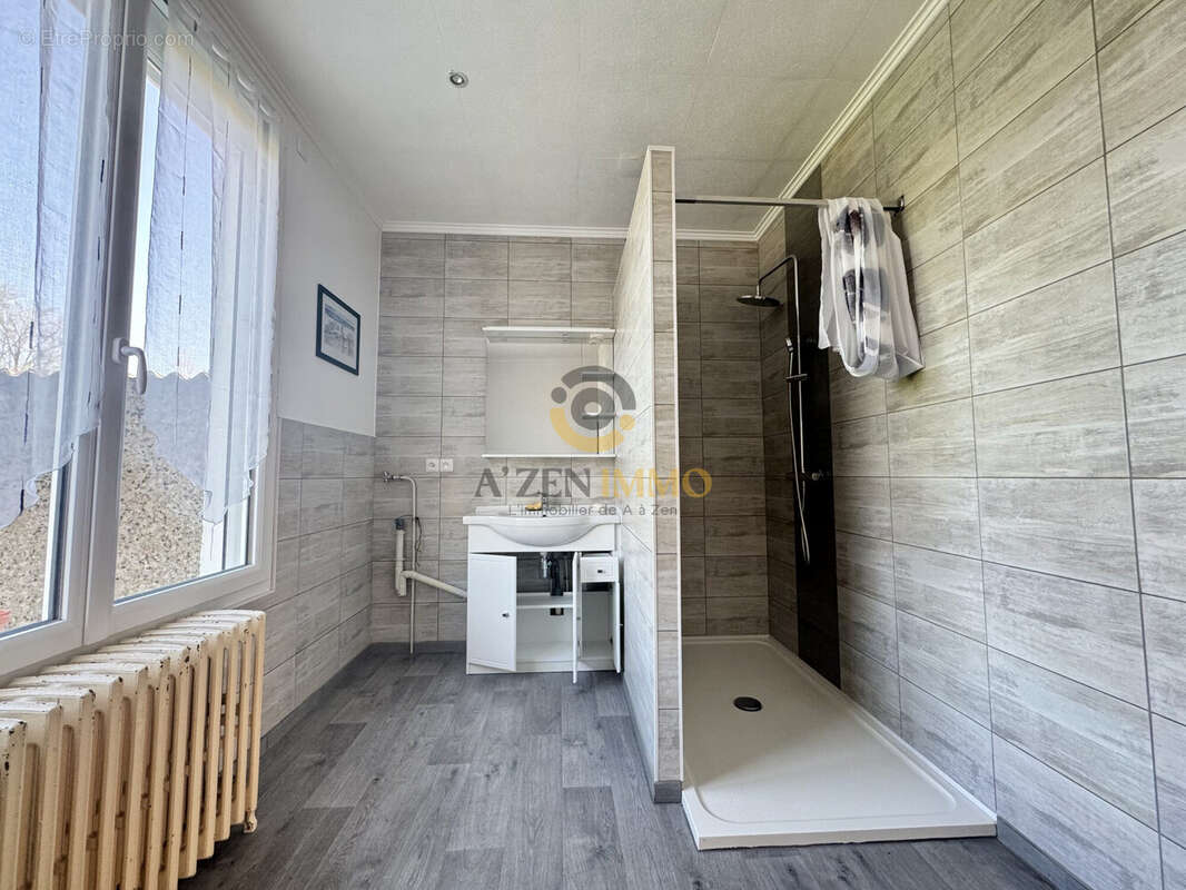 Maison à SECONDIGNY