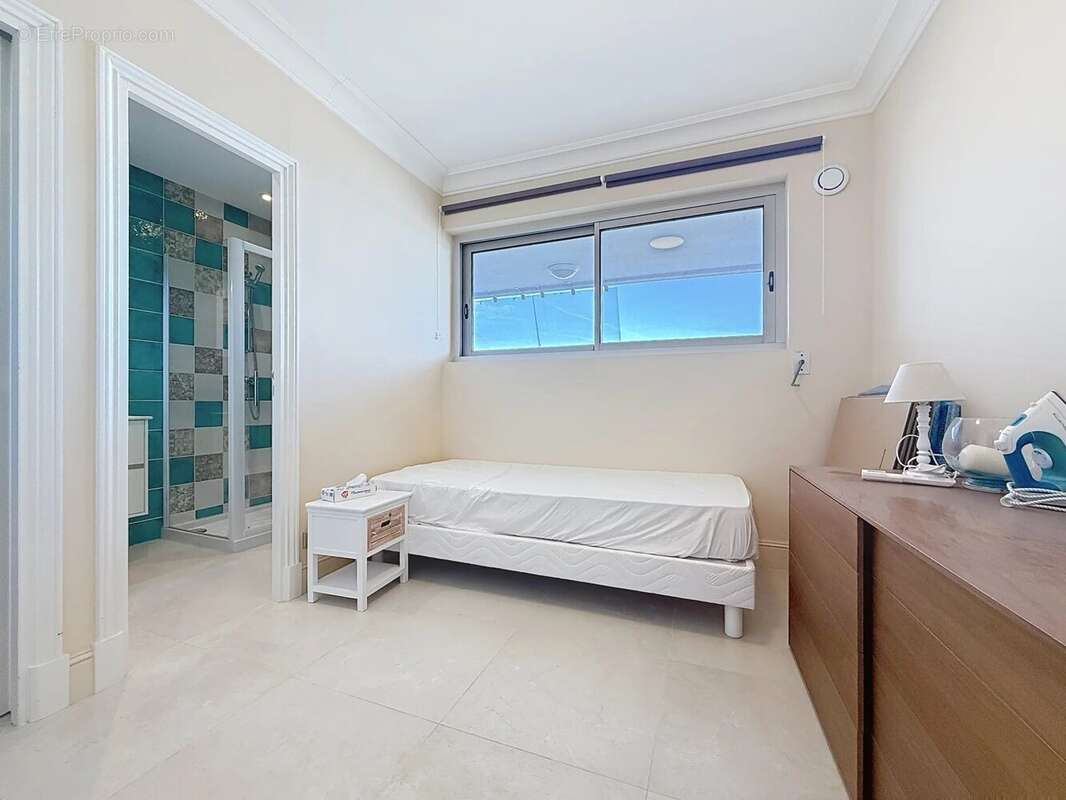 Appartement à VILLENEUVE-LOUBET