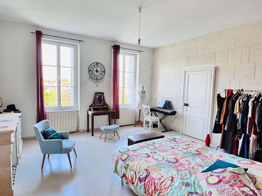 Maison à TONNAY-CHARENTE