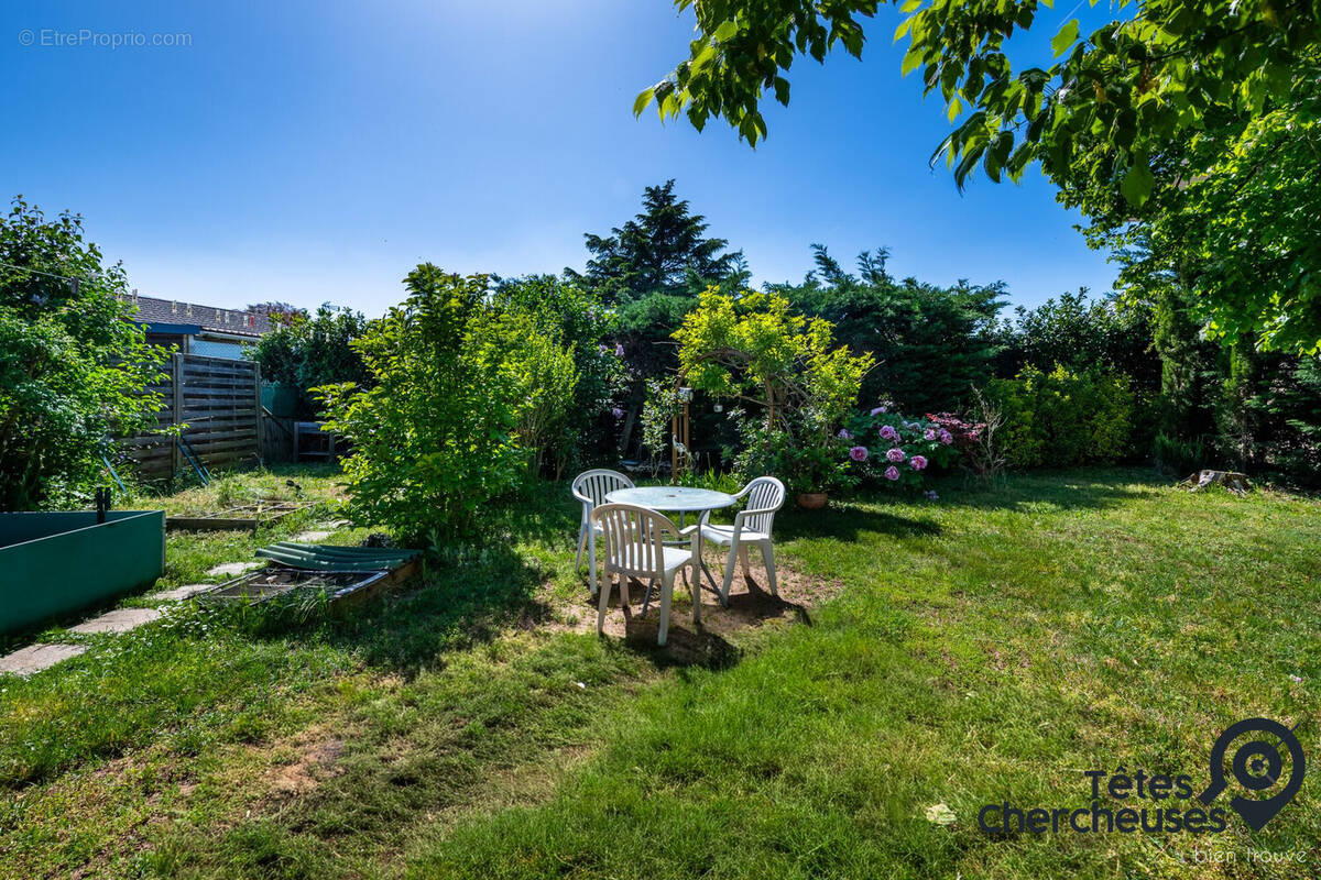 vue jardin 1 - Maison à MEYZIEU