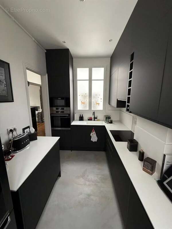 Appartement à NEUILLY-SUR-SEINE