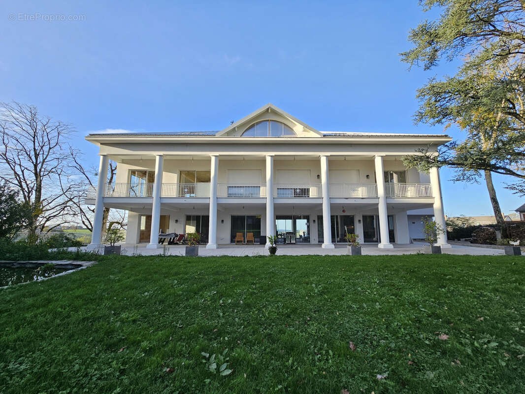 Appartement à BARAQUEVILLE
