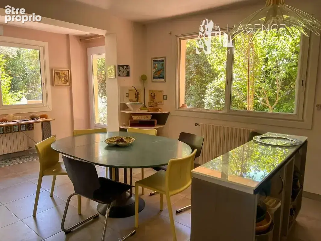 Arles Monplaisir – Élégante maison -  220m² de volumes et un jardin préservé au calme - photo 23