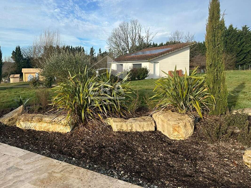 Maison 232m² à montpon-ménestérol - photo 5