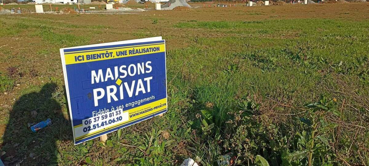 Terrain à LA ROCHE-SUR-YON