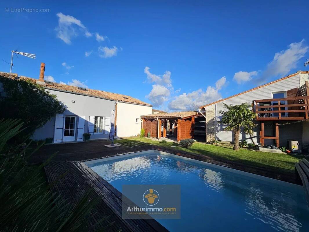 Maison à LA GREVE-SUR-MIGNON