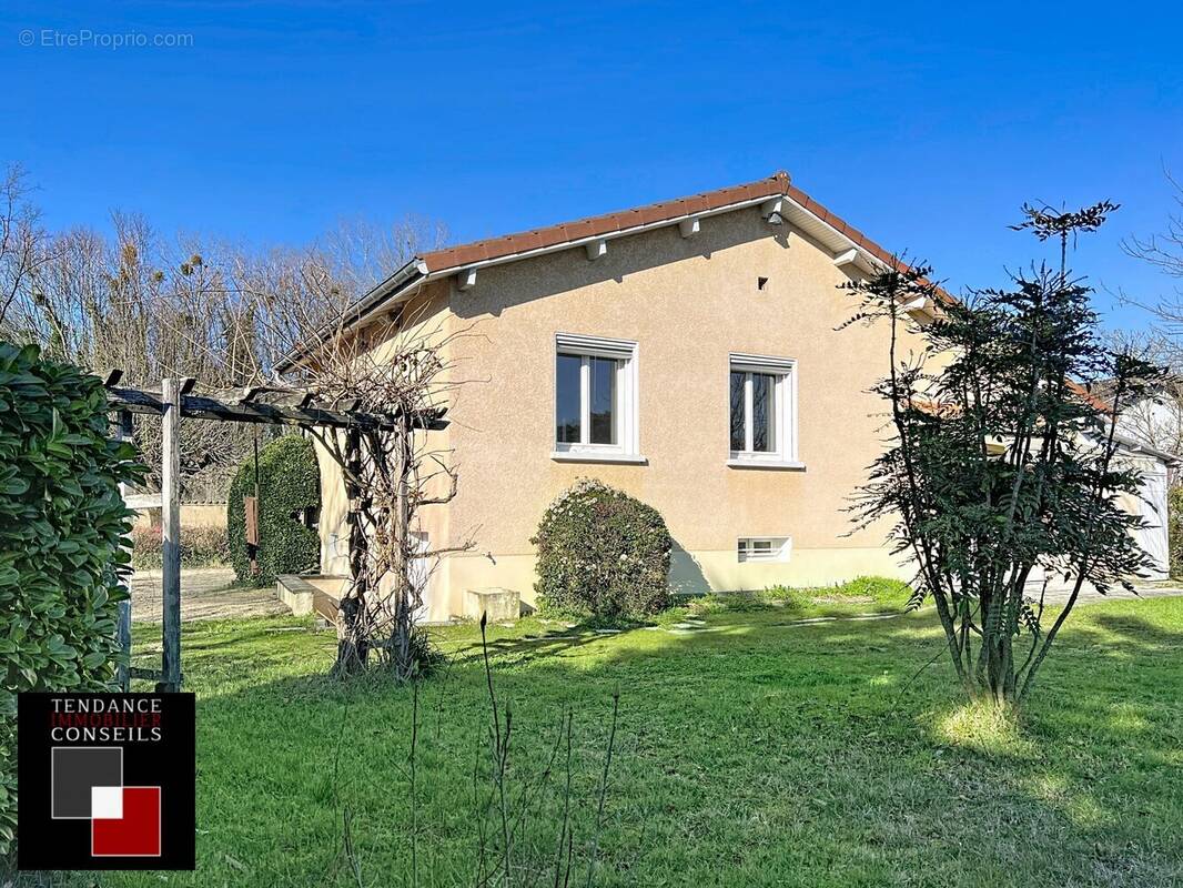 Maison à SAINT-GEORGES-DE-RENEINS