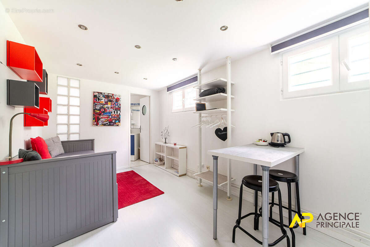 Maison à LA GARENNE-COLOMBES