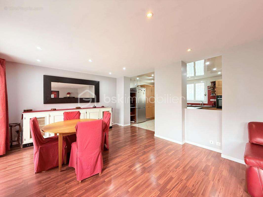 Maison non mitoyenne  106m²  6 pièces édifiée sur une parcelle de 270m² avec jardin et dépendances aux portes de paris - photo 4