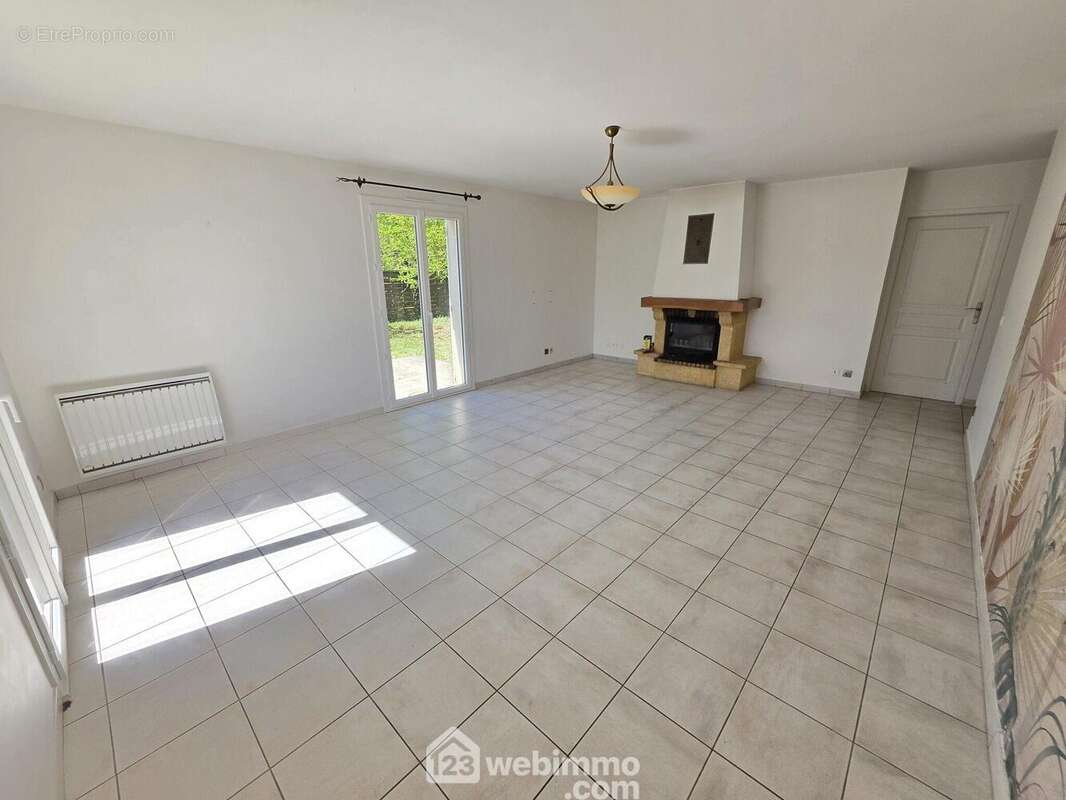 Lumineuse et chaleureuse avec sa cheminée - Maison à LE PIAN-MEDOC