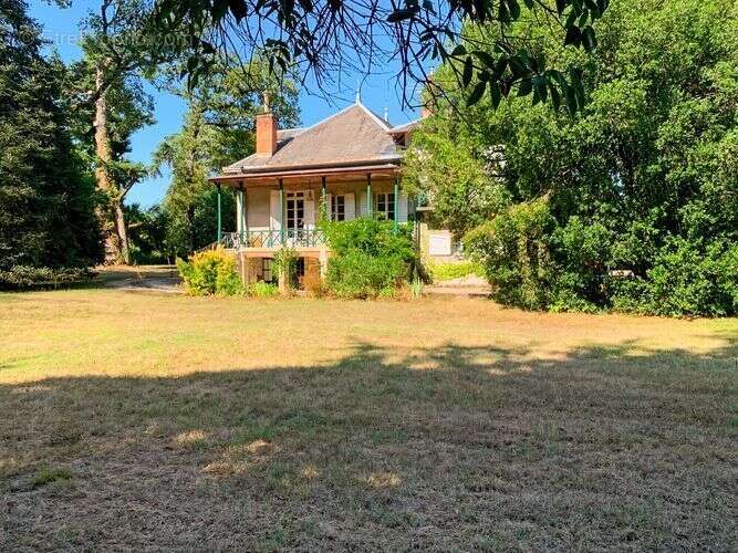 Maison bourgeoise avec parc arboré au cœur de Condom - photo 17