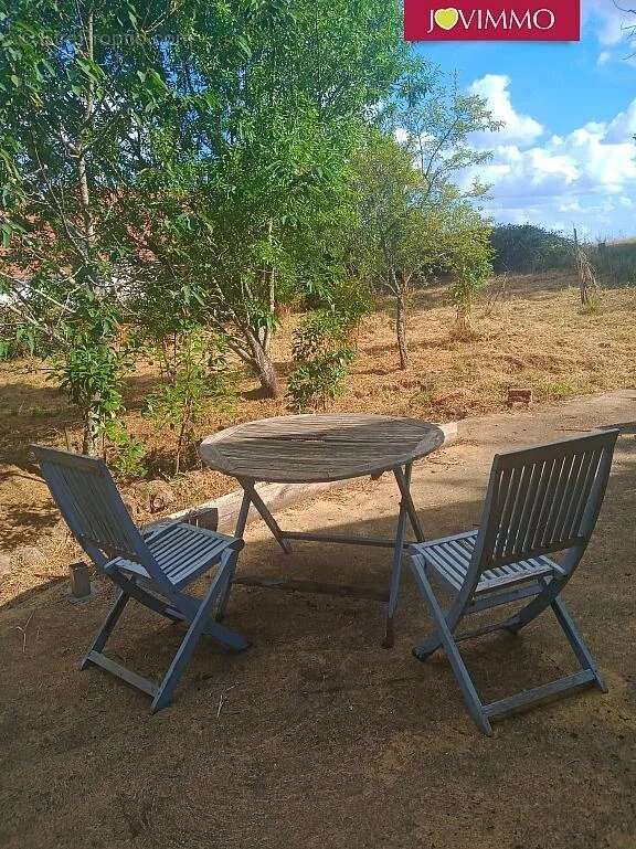 Maison à BUXIERES-SOUS-MONTAIGUT