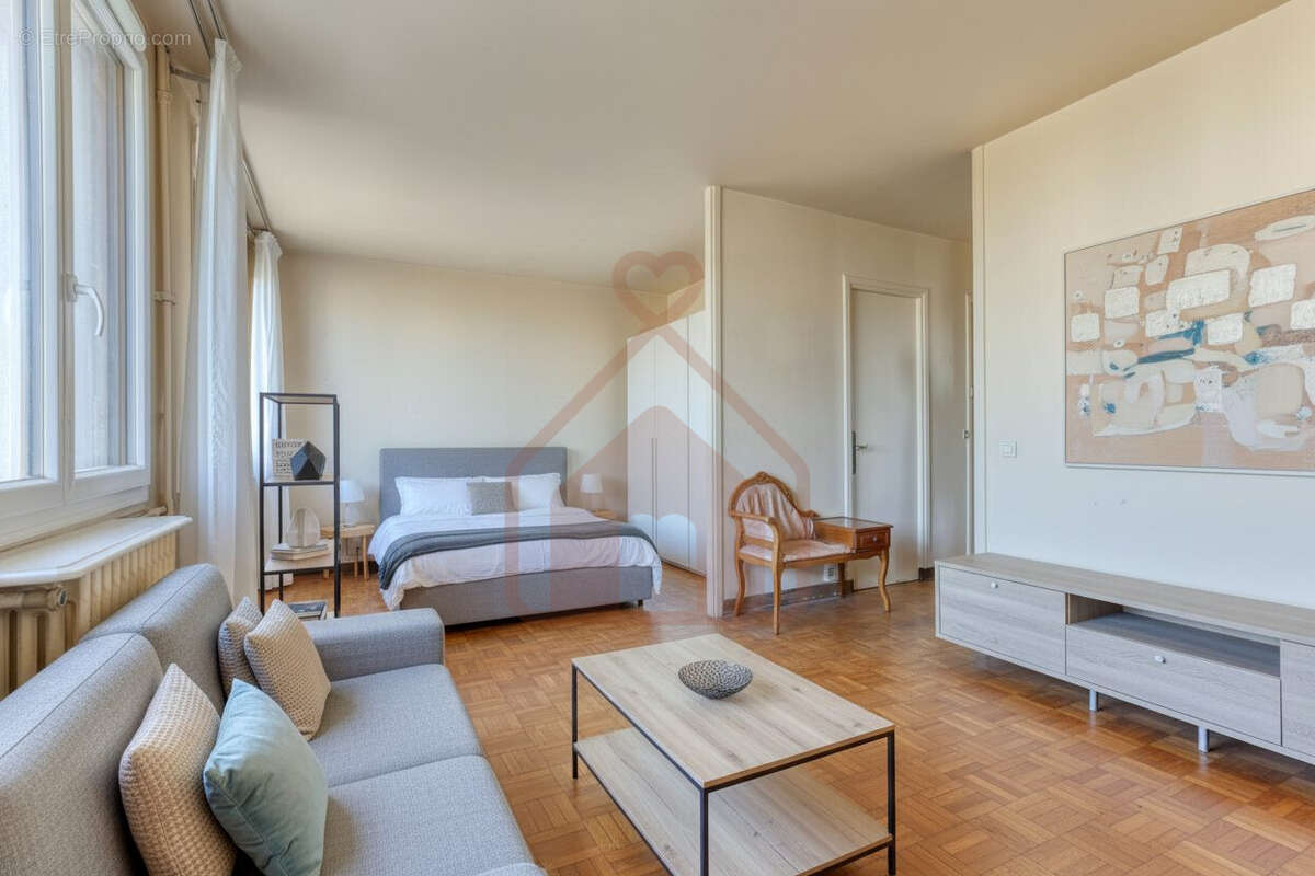 Appartement à IVRY-SUR-SEINE