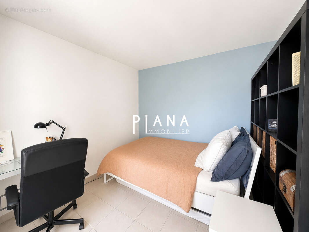 Appartement à MARSEILLE-1E