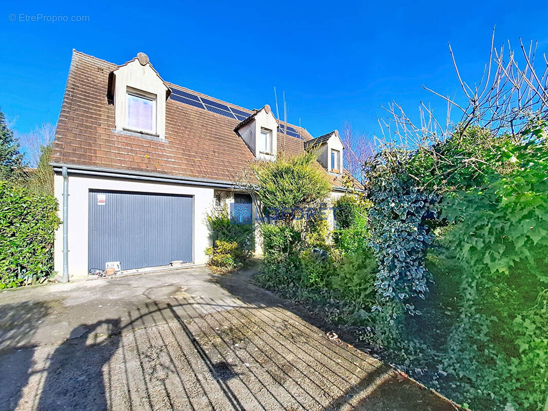 Maison à MAGNY-LE-HONGRE