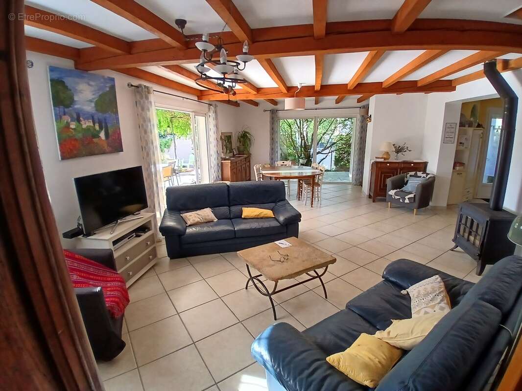 Maison à MEYZIEU