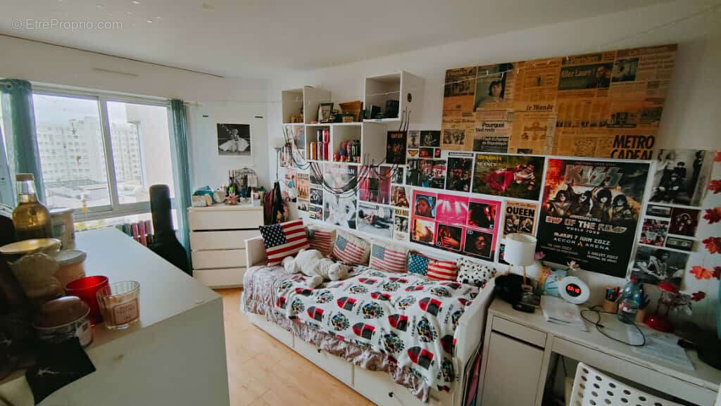 Appartement à COURBEVOIE