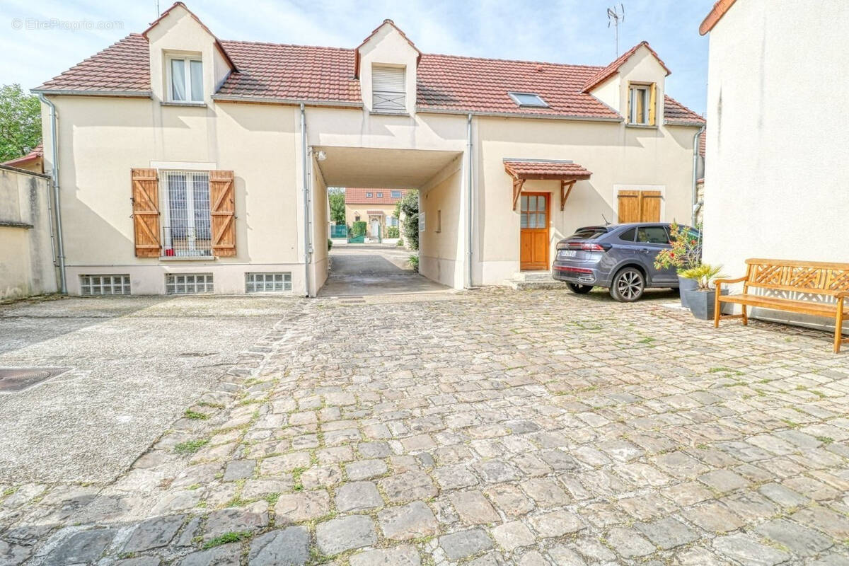 Appartement à PIERRELAYE
