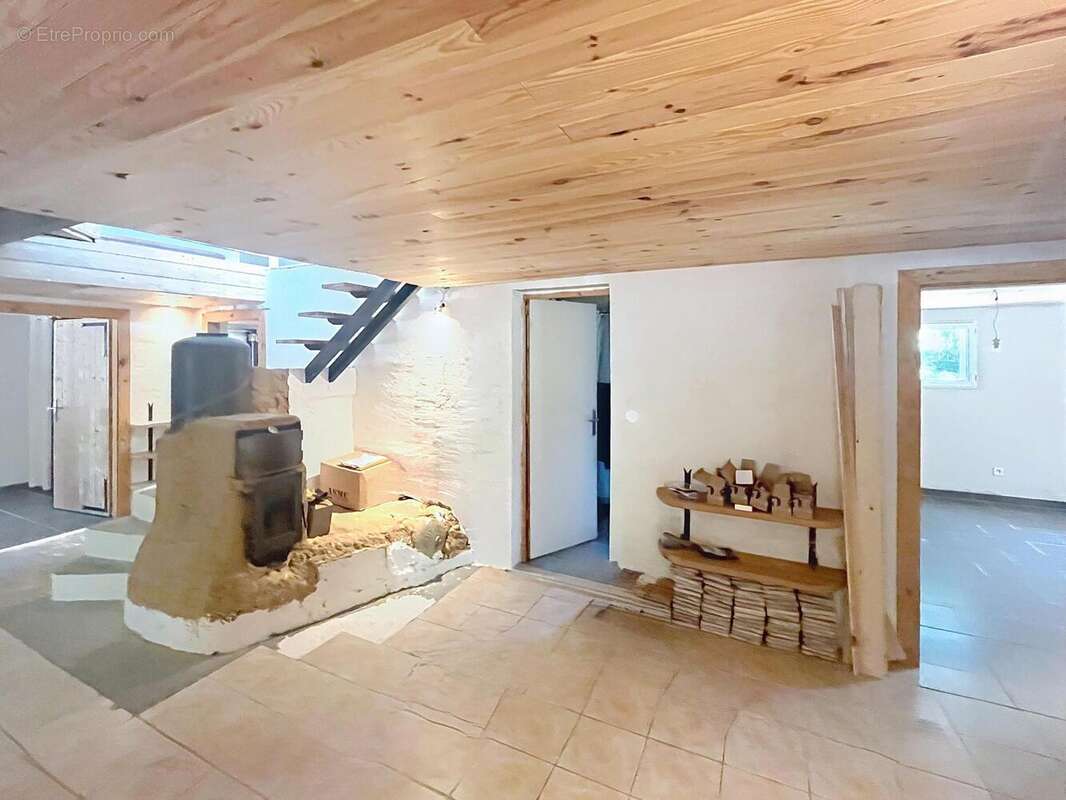 Photo 2 - Maison à MONTMERLE-SUR-SAONE