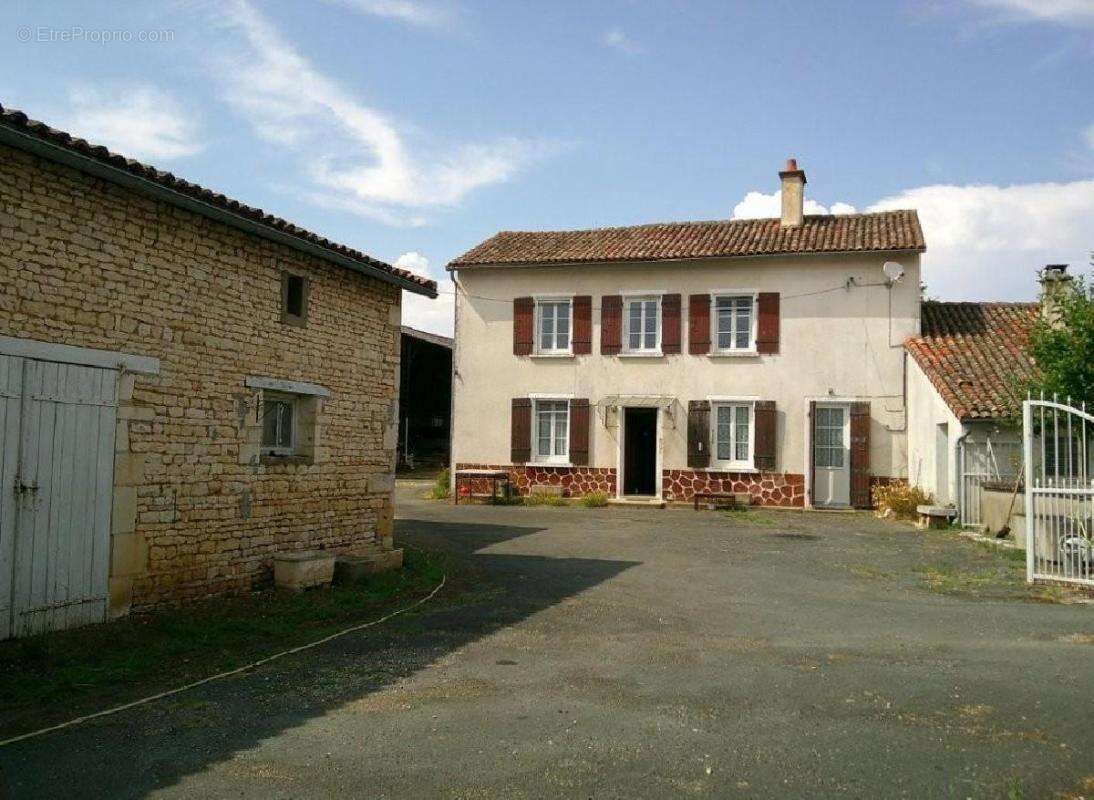 Maison 155 m² à Chaunay  - photo 2