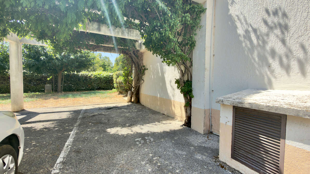 Rez de jardin - T3 - Parking - Olbius riquier - photo 7