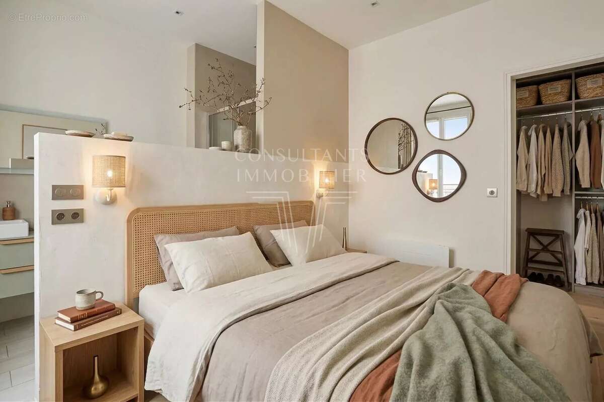 Appartement à PARIS-16E