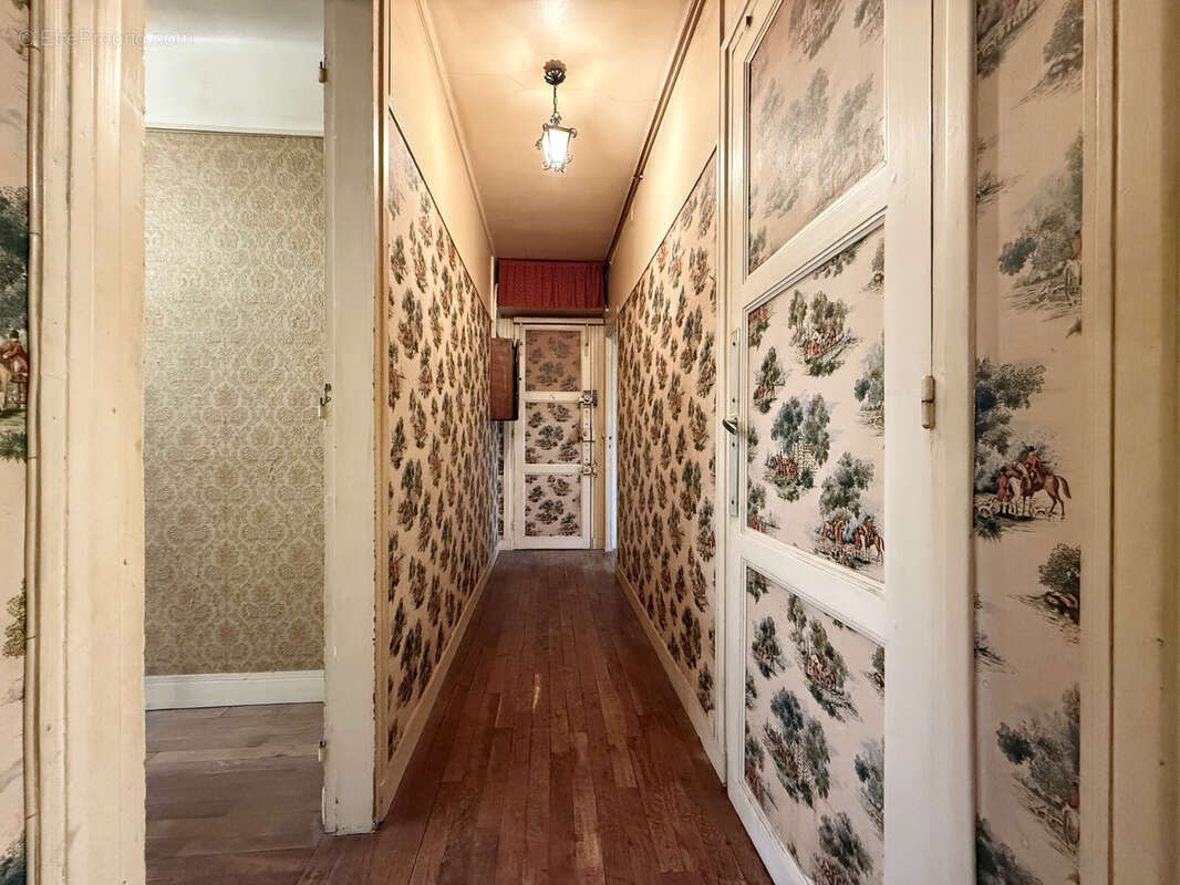 Appartement à COURBEVOIE