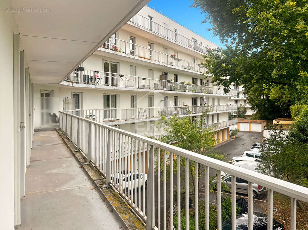 Appartement à VAUX-LE-PENIL