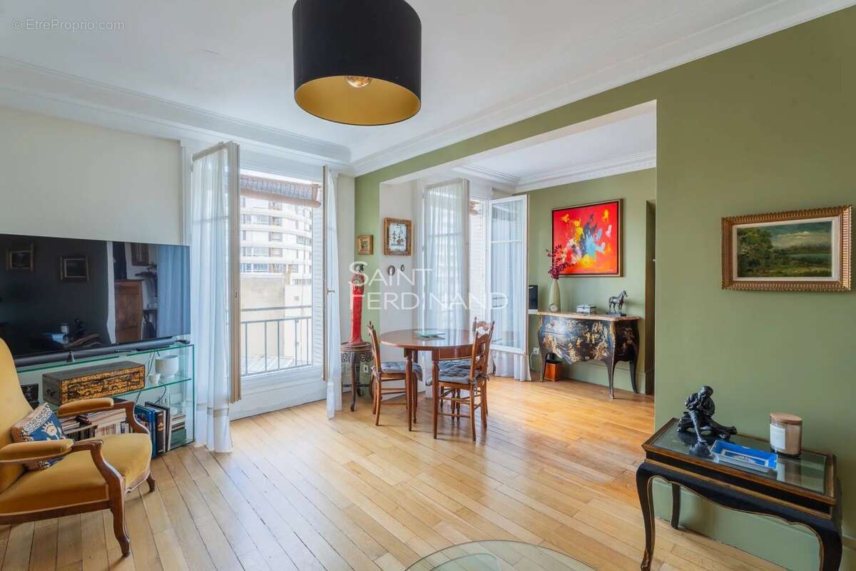Appartement à PARIS-15E