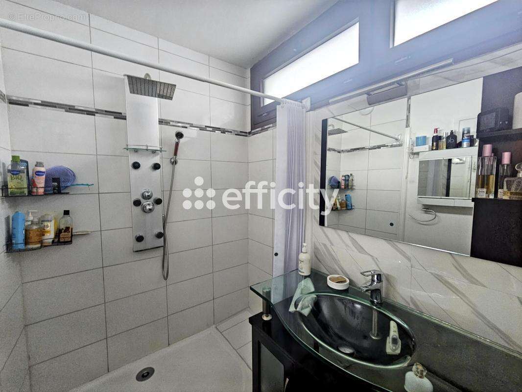Appartement à SAINT-CYR-L'ECOLE