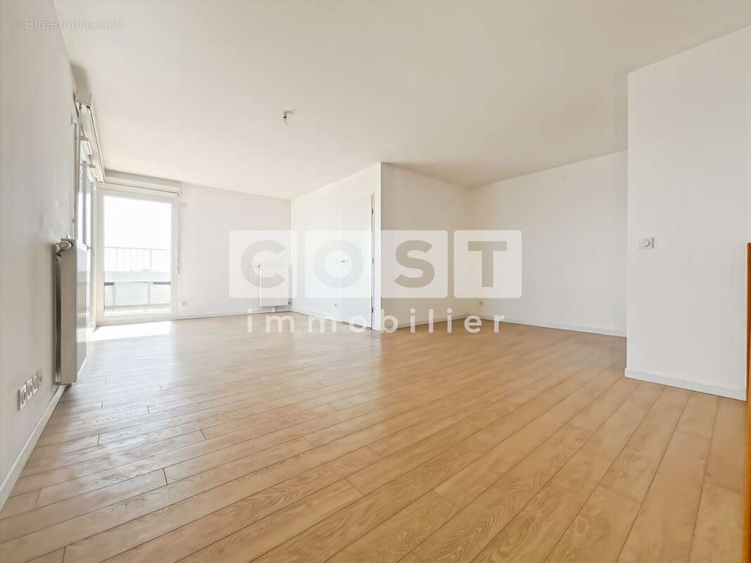 Appartement à GENNEVILLIERS