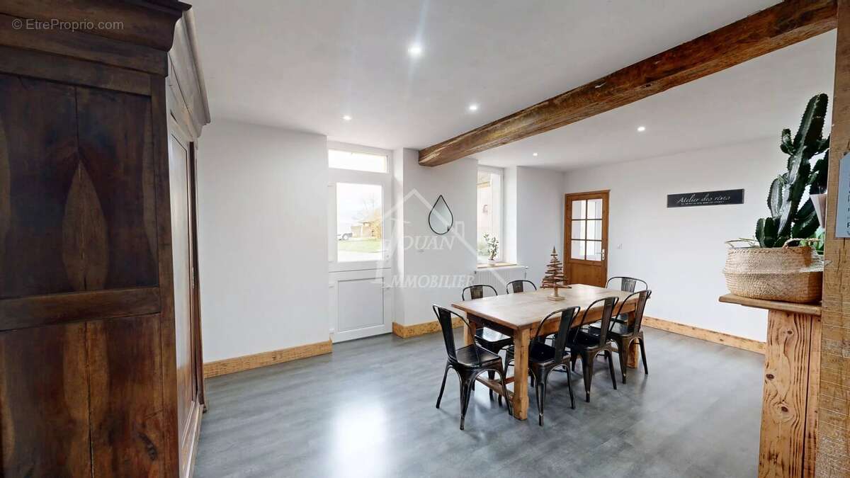 Maison à DOMPIERRE-SUR-BESBRE