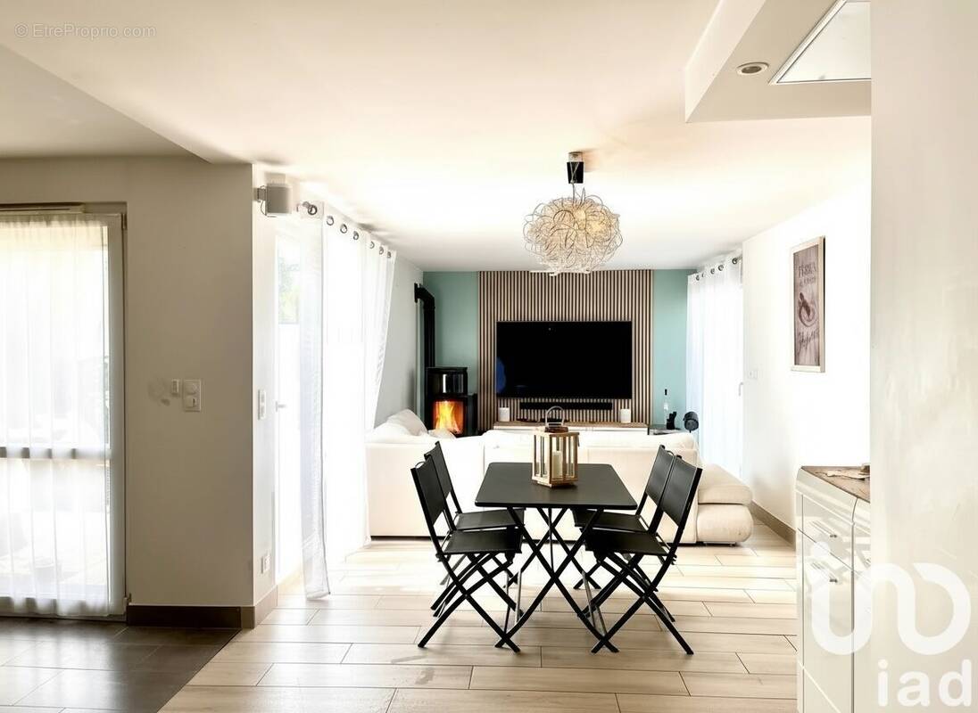 Photo 1 - Maison à GRETZ-ARMAINVILLIERS